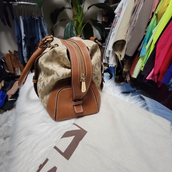 Michael Kors Black Signature Brookville Bowling Bag Purse - Picture 4 of 10